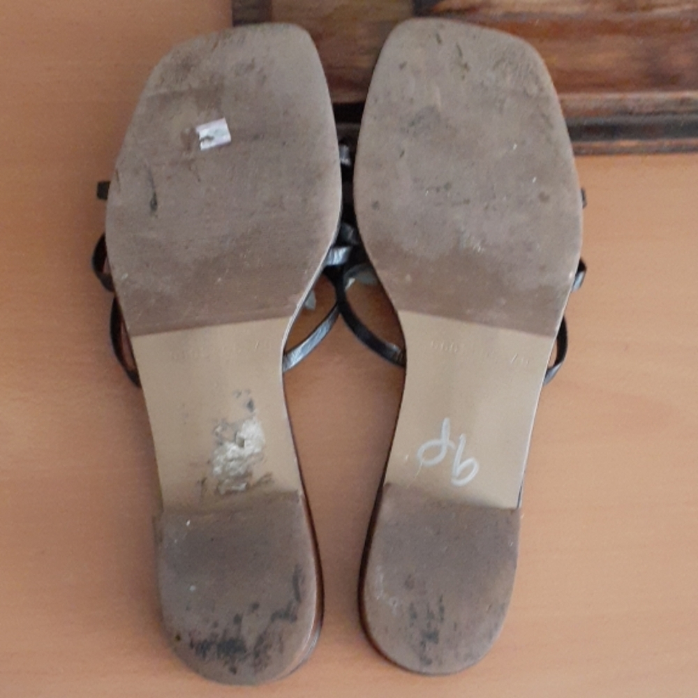 Studio thong flat sandals size 10 - Picture 4 of 7